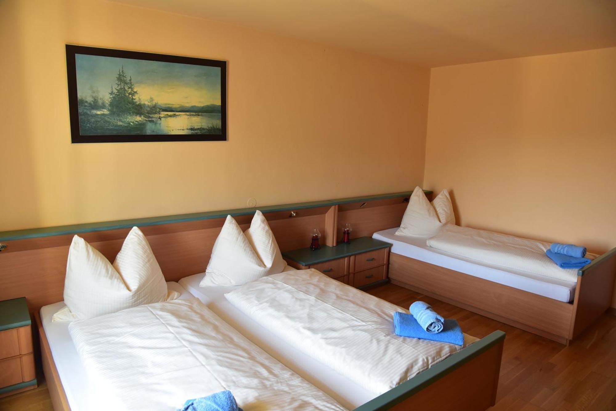 Stiftsgasthof Hochburg Ngoại thất bức ảnh