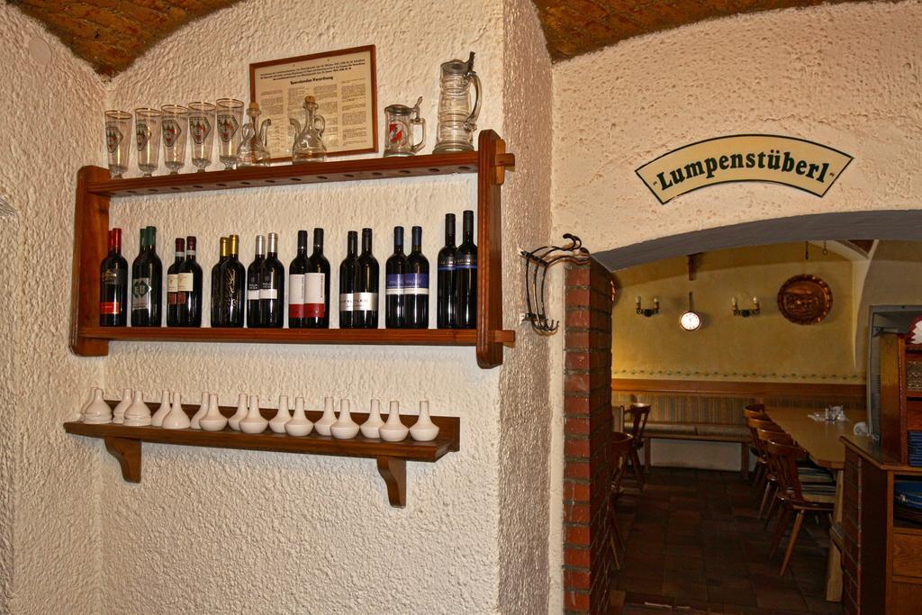 Stiftsgasthof Hochburg Ngoại thất bức ảnh